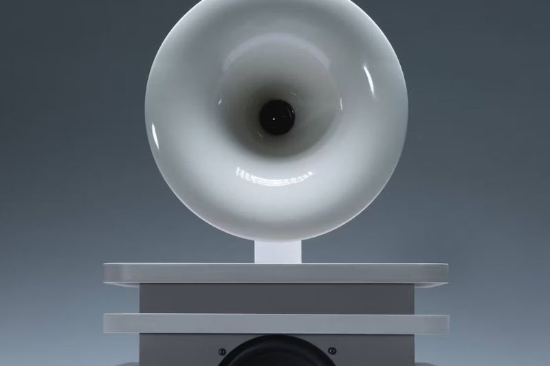 When Hi-Fi Becomes Art: The Hum Speaker Turns Sound into Sculptural Statement