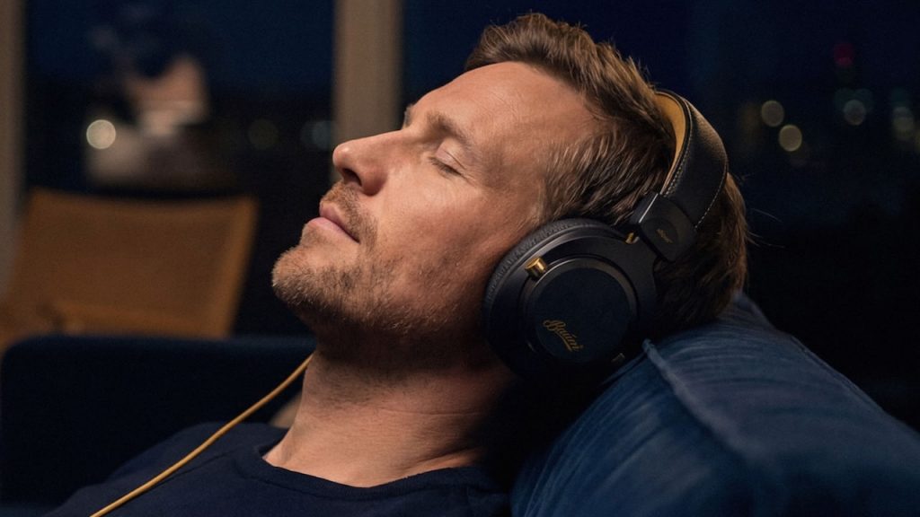 Open-Back vs. Closed-Back Premium Headphones for Critical Listening