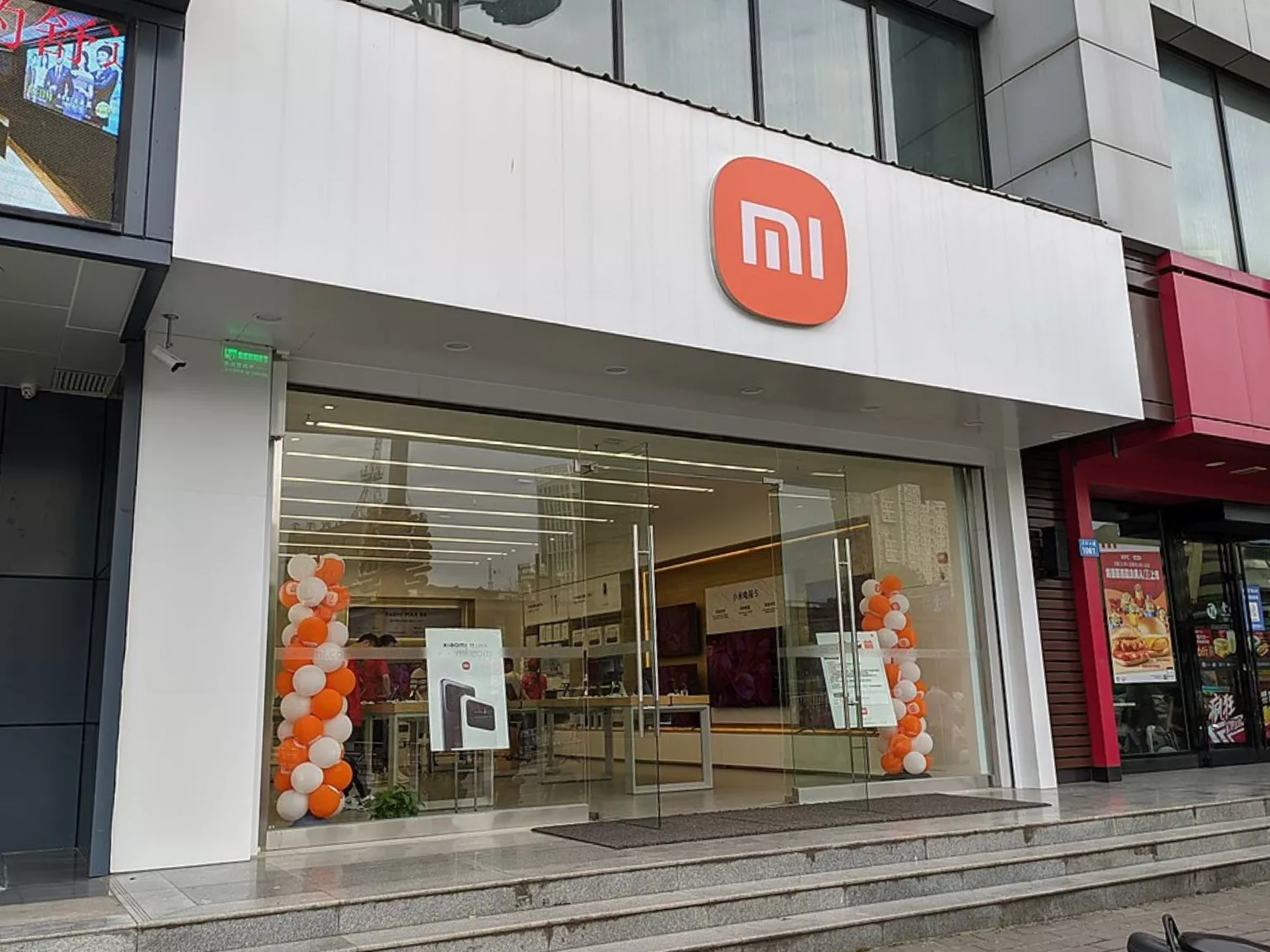Xiaomi’s Profit Slump Exposes a Smartphone Industry Squeezed by Soaring Memory Costs