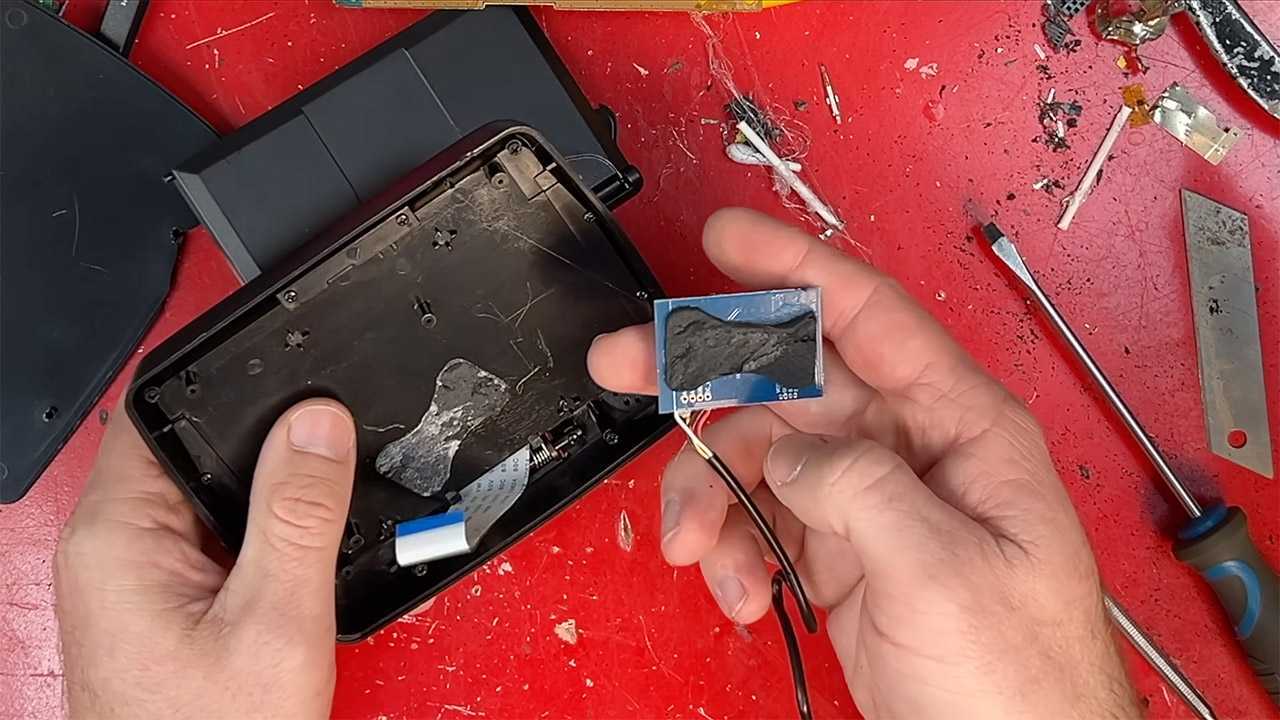 Building DIY Portable Gaming Consoles From Scratch