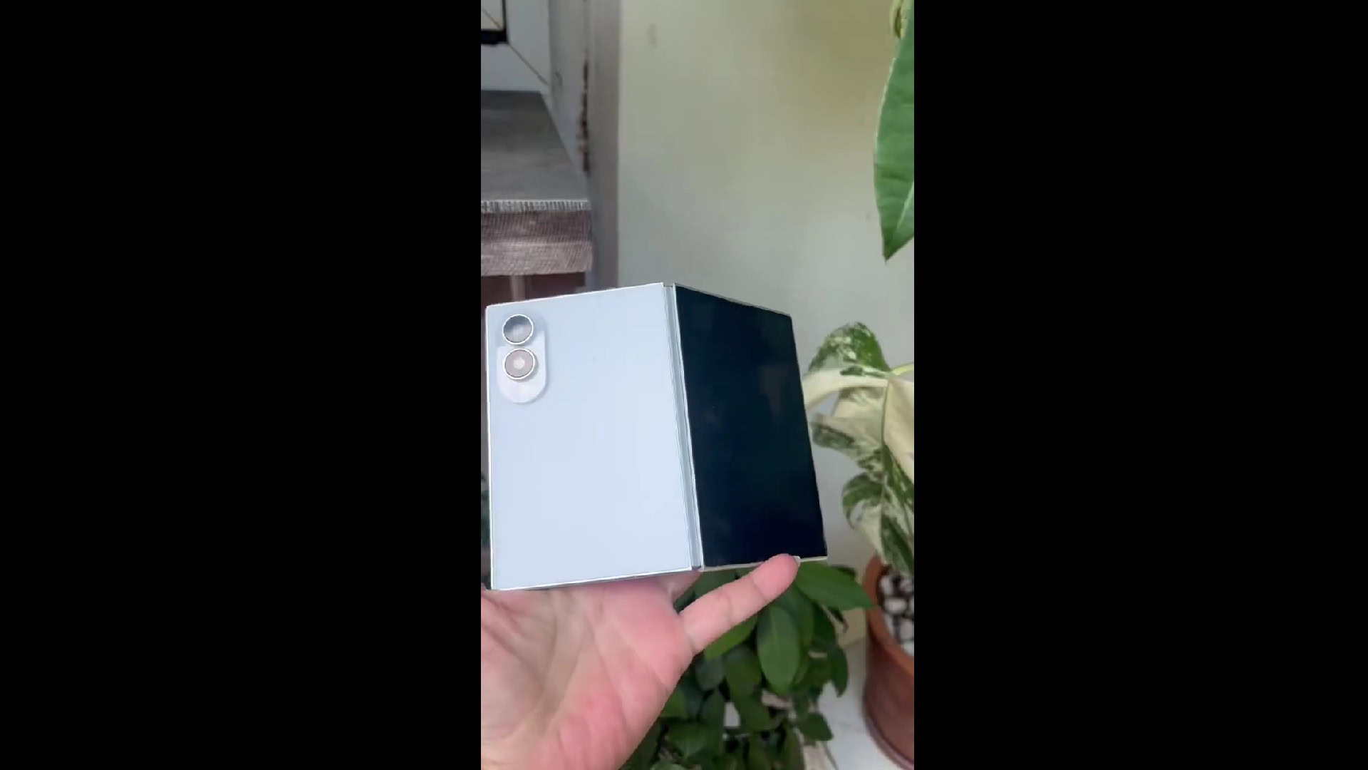 Galaxy Z Fold 8 Wide Dummy Hints at a Dramatically Thinner Foldable