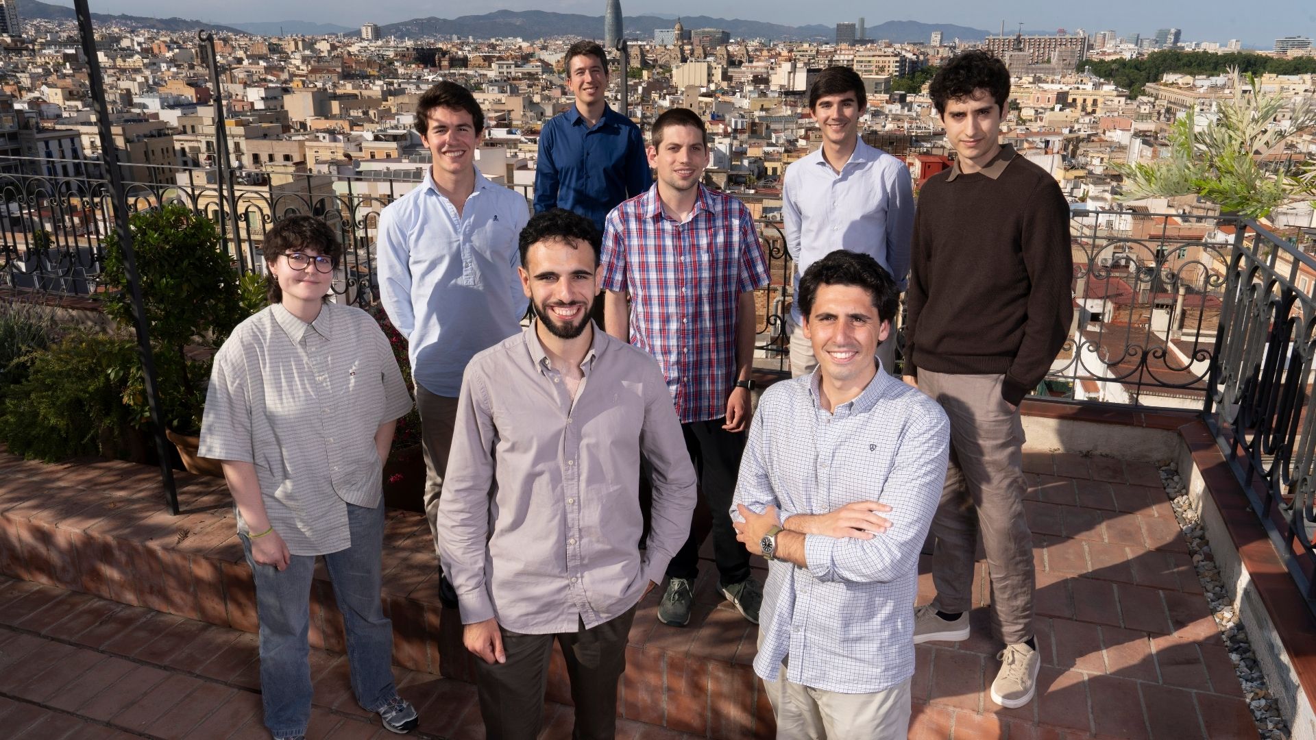 Why Vertical AI Operating Systems for Niche Teams Are Winning Funding