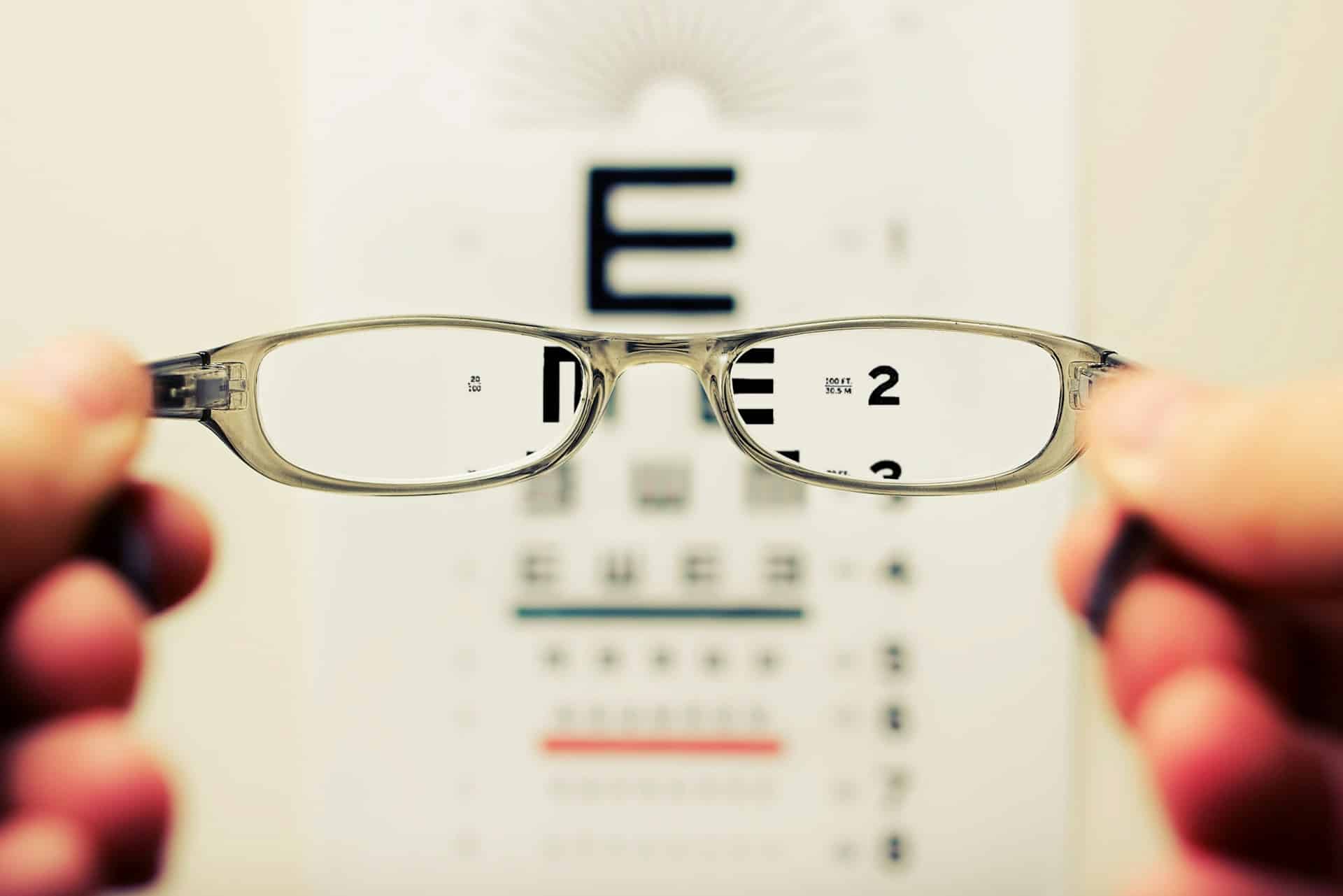 Why Midlife Vision Correction Is Emerging as a Longevity Tool