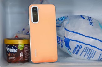 Infinix Hot 70’s Color-Changing Back Puts Design in the Budget Spotlight
