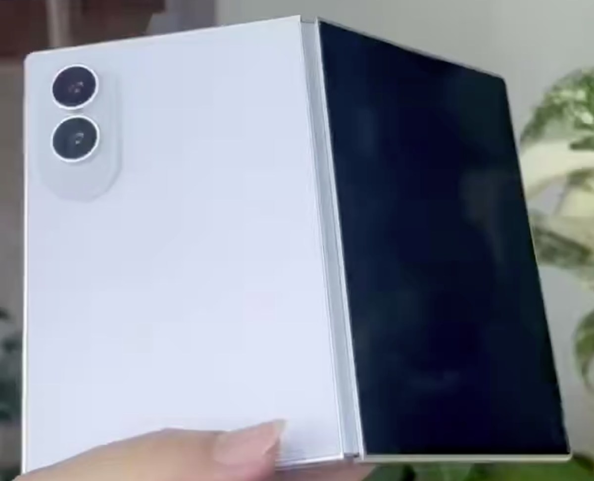 Galaxy Z Fold 8 Wide: Why Samsung Is Rethinking the Foldable Shape