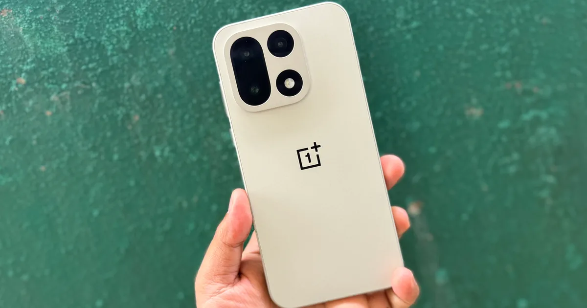 OnePlus 16 Aims High With 185Hz Display, 200MP Zoom and Earlier Launch
