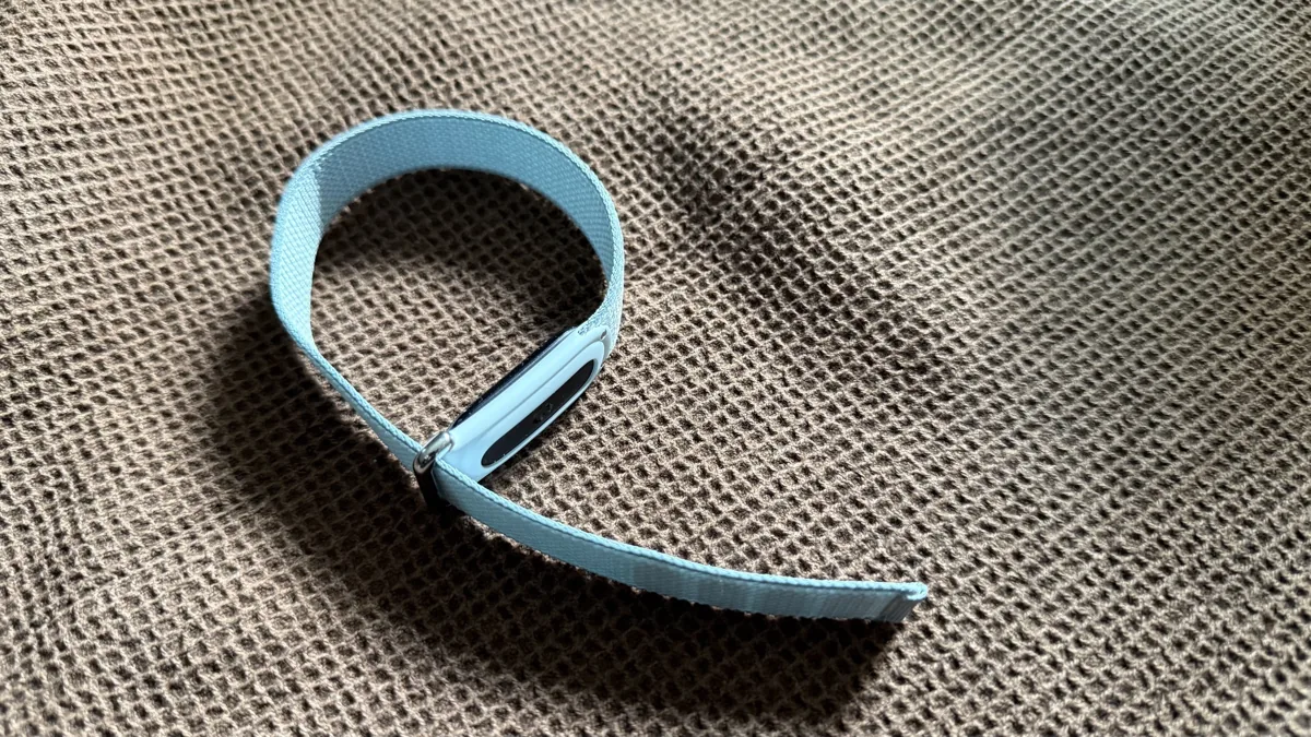 Fitbit Air Review: Lightweight Design, Solid Tracking, Flawed App