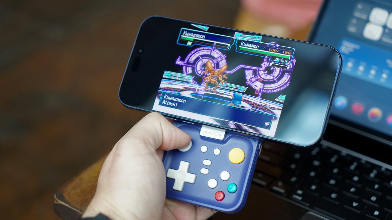 Compact iPhone Controllers: Portability vs. Play Comfort