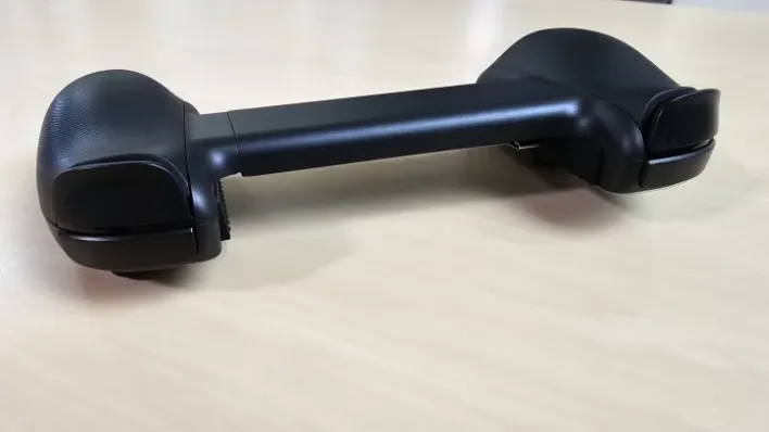 Compact iPhone Controllers: Portability vs. Ergonomics