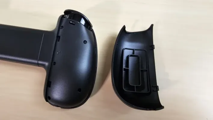 Compact iPhone Controllers: Portability vs. Ergonomics