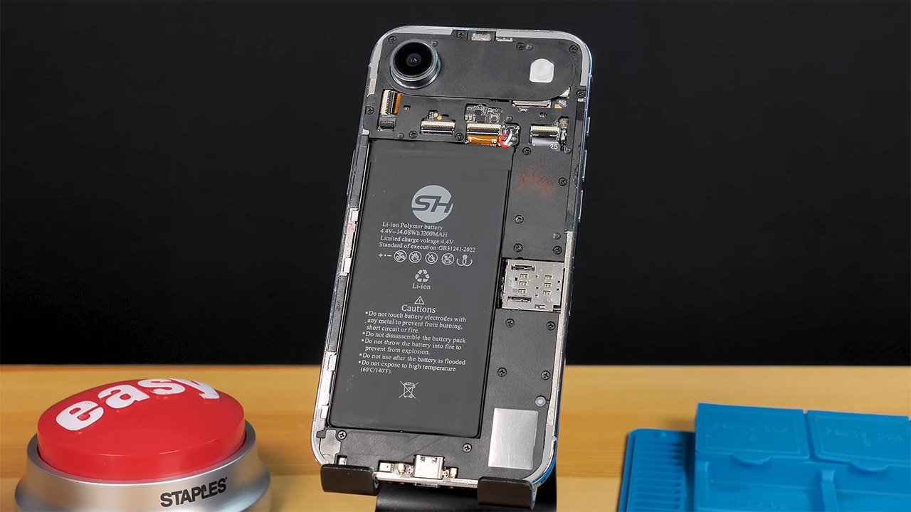 Counterfeit iPhone Air Replica Pushes Apple’s Design Limits