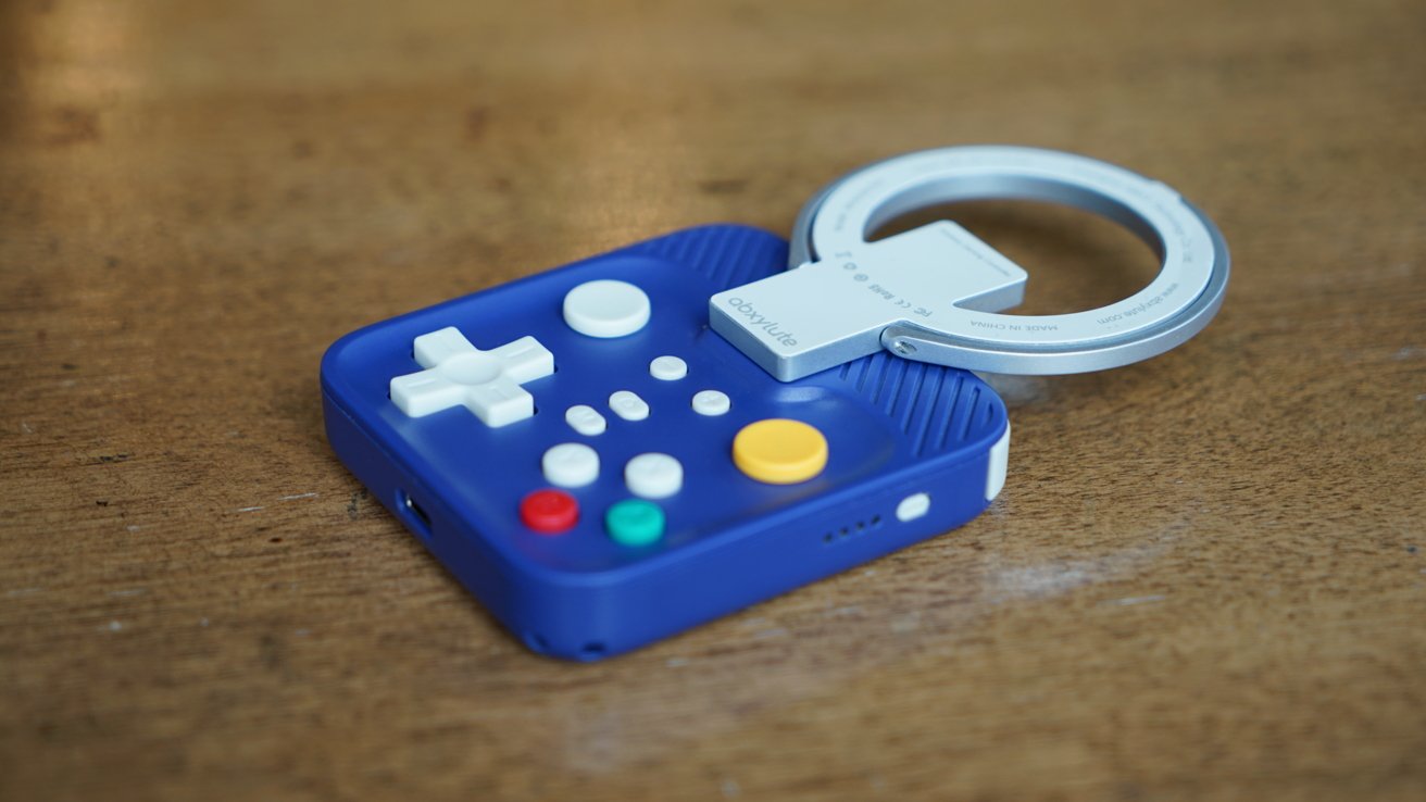 Compact iPhone Controllers: Portability vs. Play Comfort