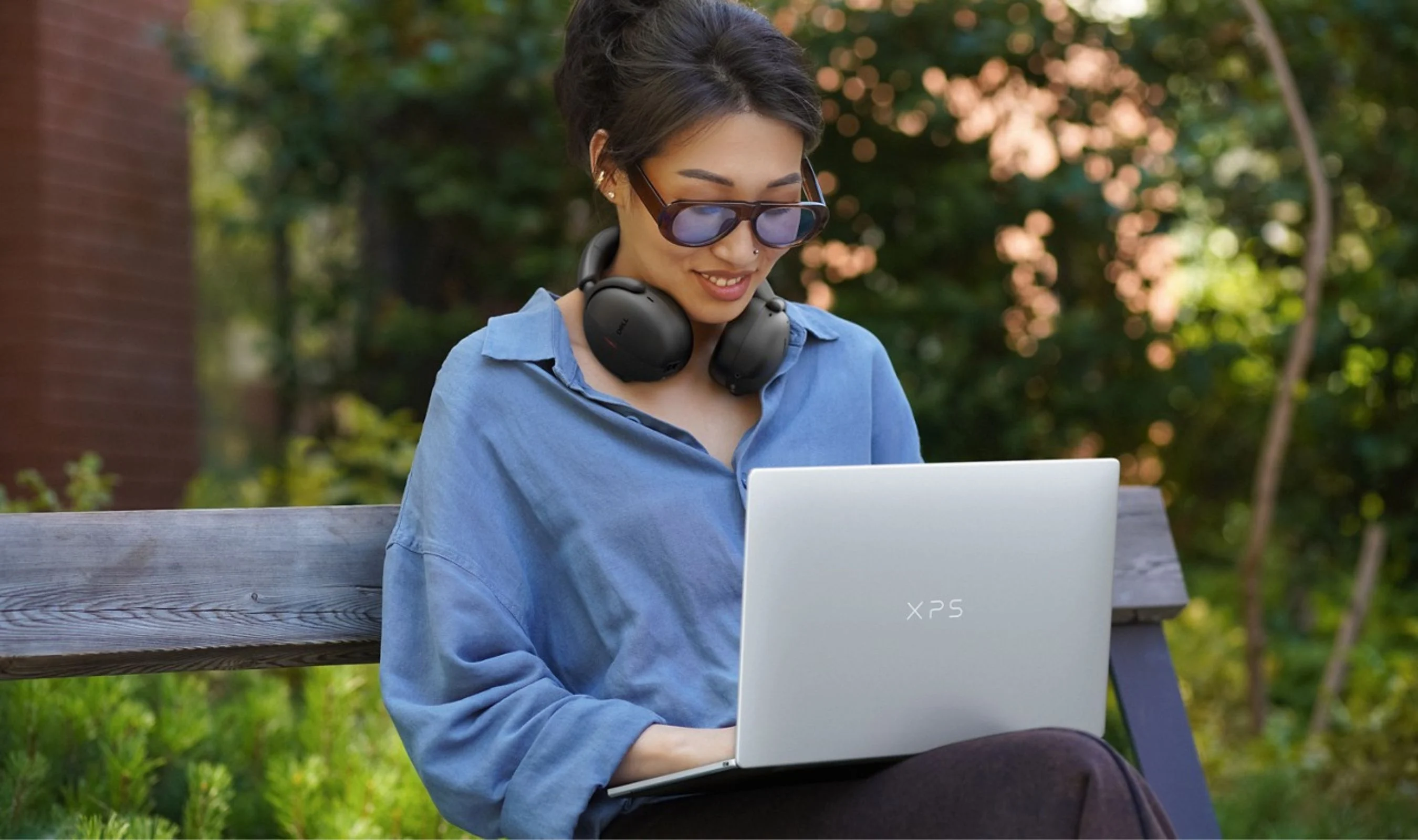 Dell XPS 13 vs MacBook Neo: Which Ultraportable Laptop Delivers Better Value