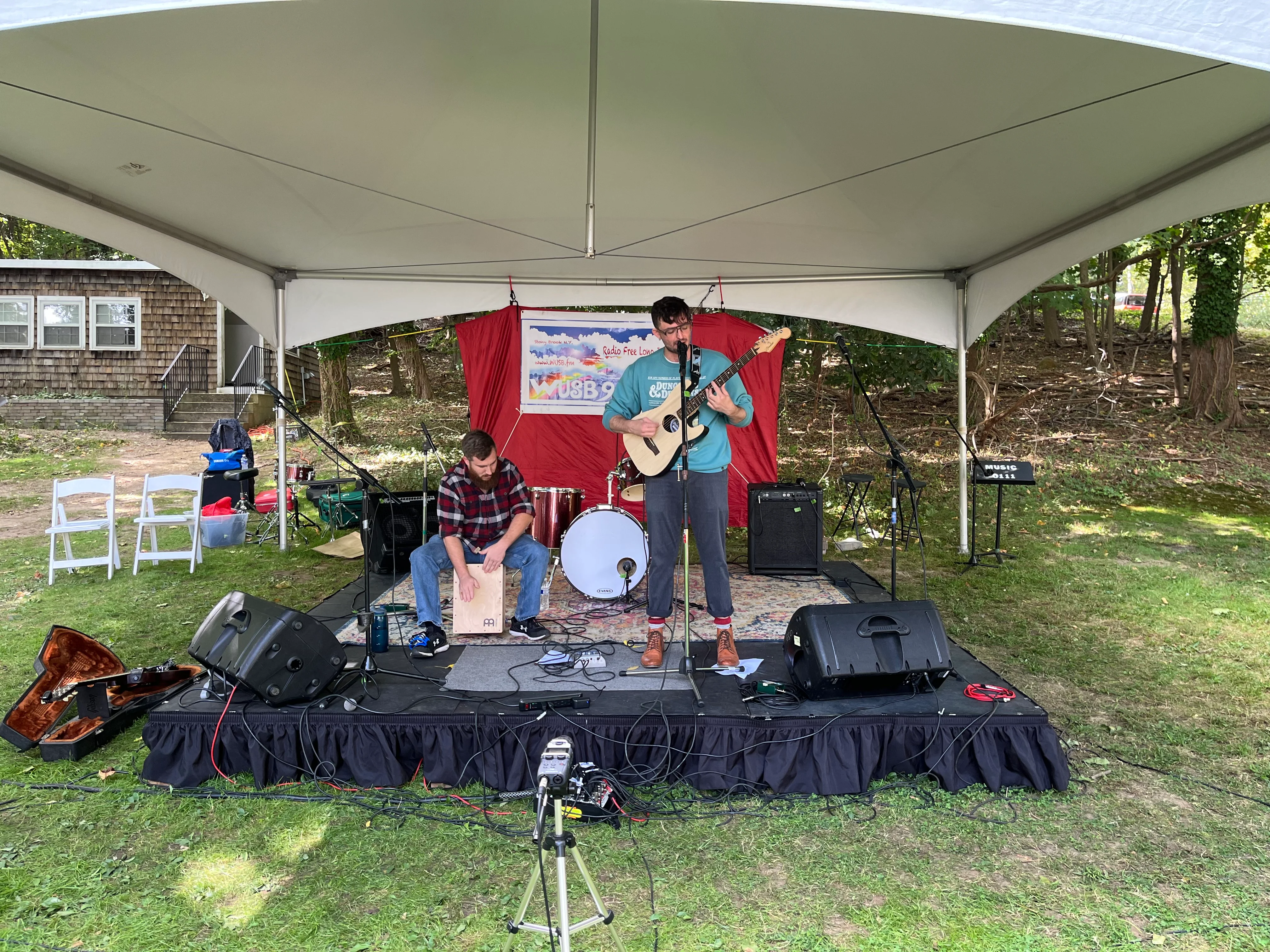 How to Keep Your Sound Crisp When Performing Outdoors