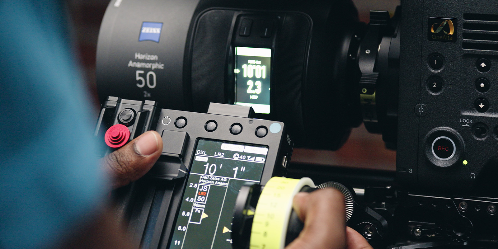 Zeiss Horizon Anamorphic Lenses Redefine Motorized Full-Frame 2x Cinema