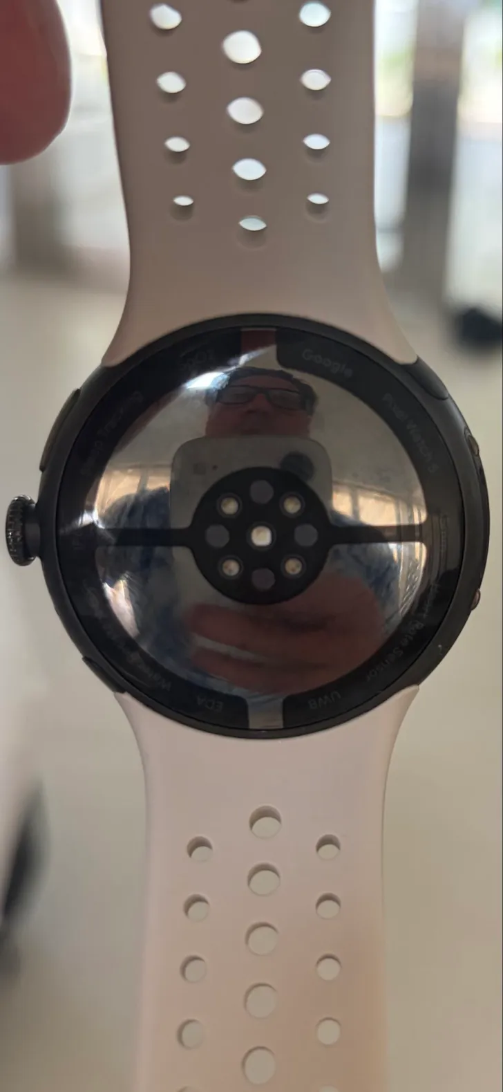 Google’s Lost Pixel Watch 5 Prototype Sparks Questions Underwater