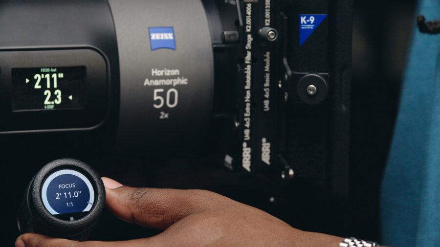 Zeiss Horizon Anamorphic Lenses Redefine Motorized Full-Frame 2x Cinema