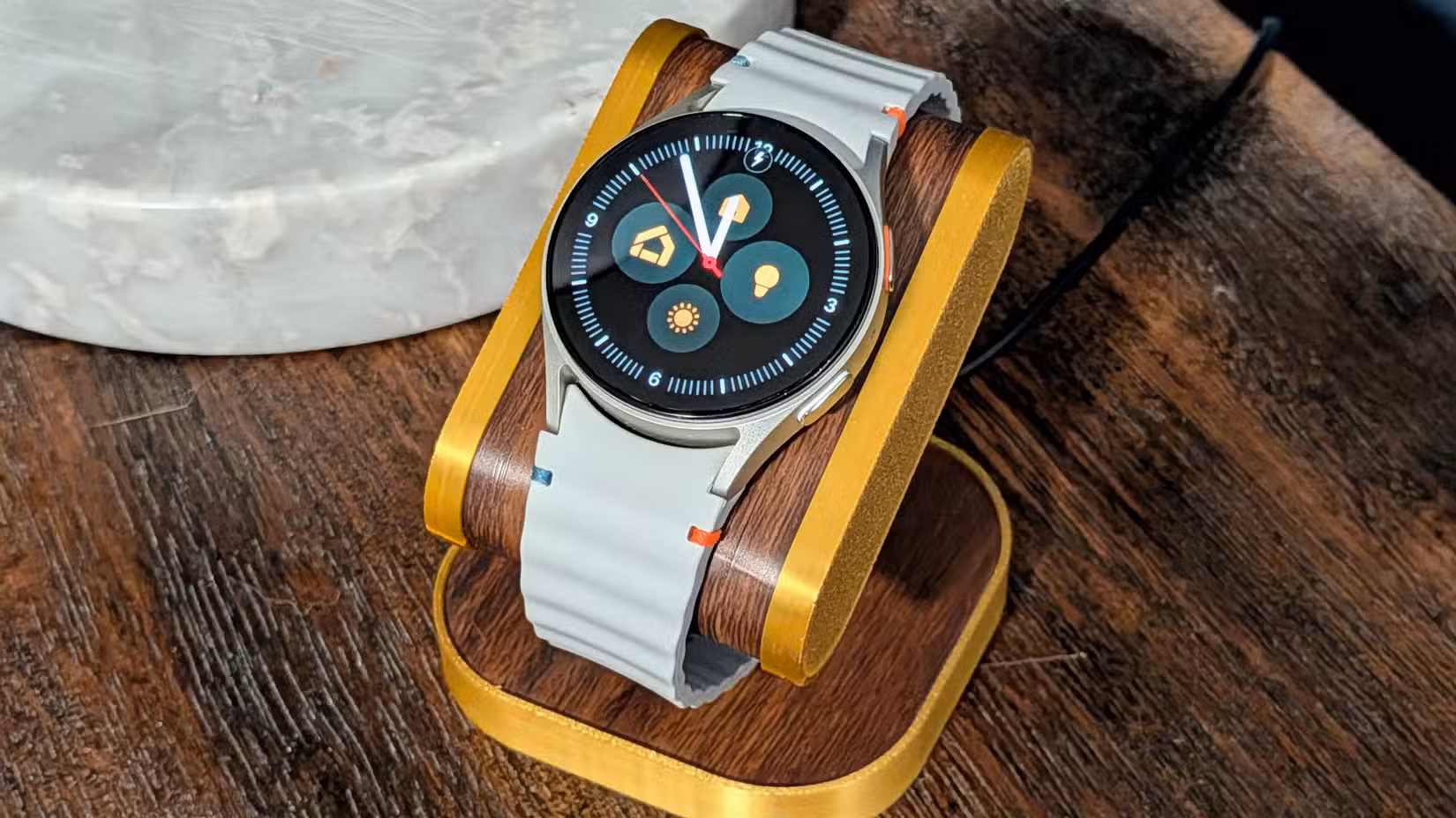 Turn Your Old Galaxy Watch Into a Custom Motorcycle GPS Display