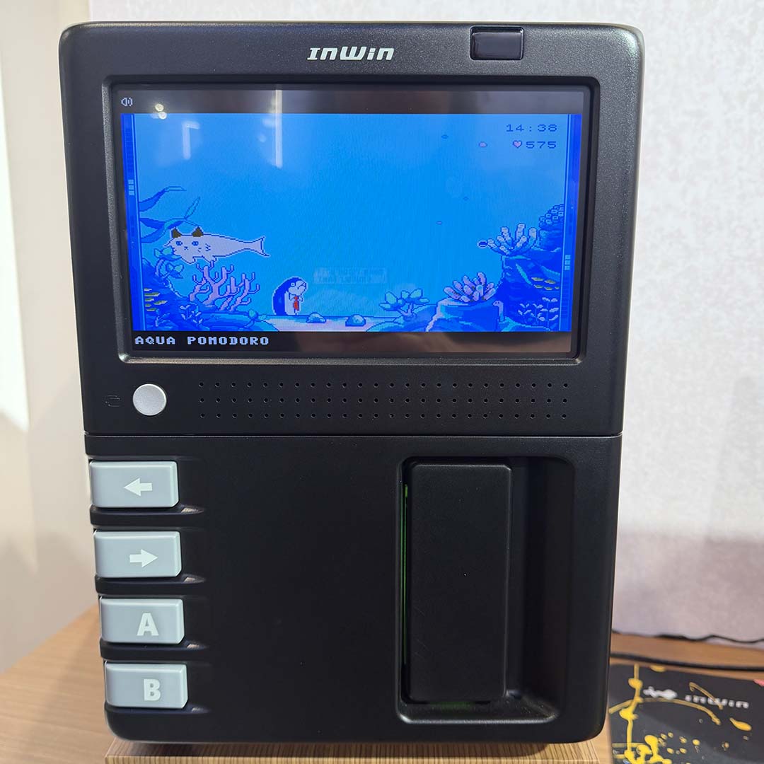 PC Cases Get Smart: Displays and Games Redefine Chassis Design