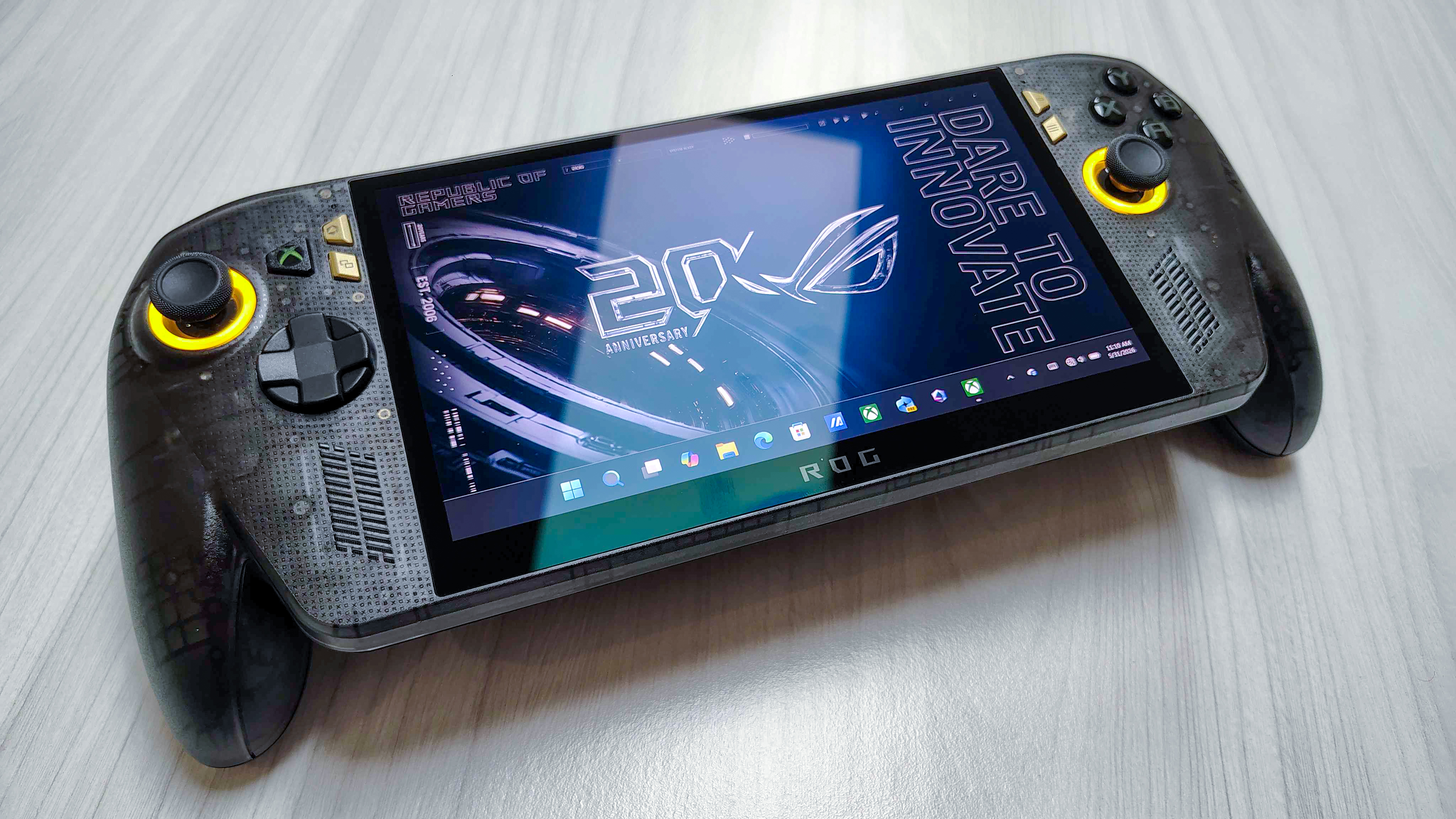 ROG Ally X20 Pairs OLED Handheld Gaming with AR Glasses