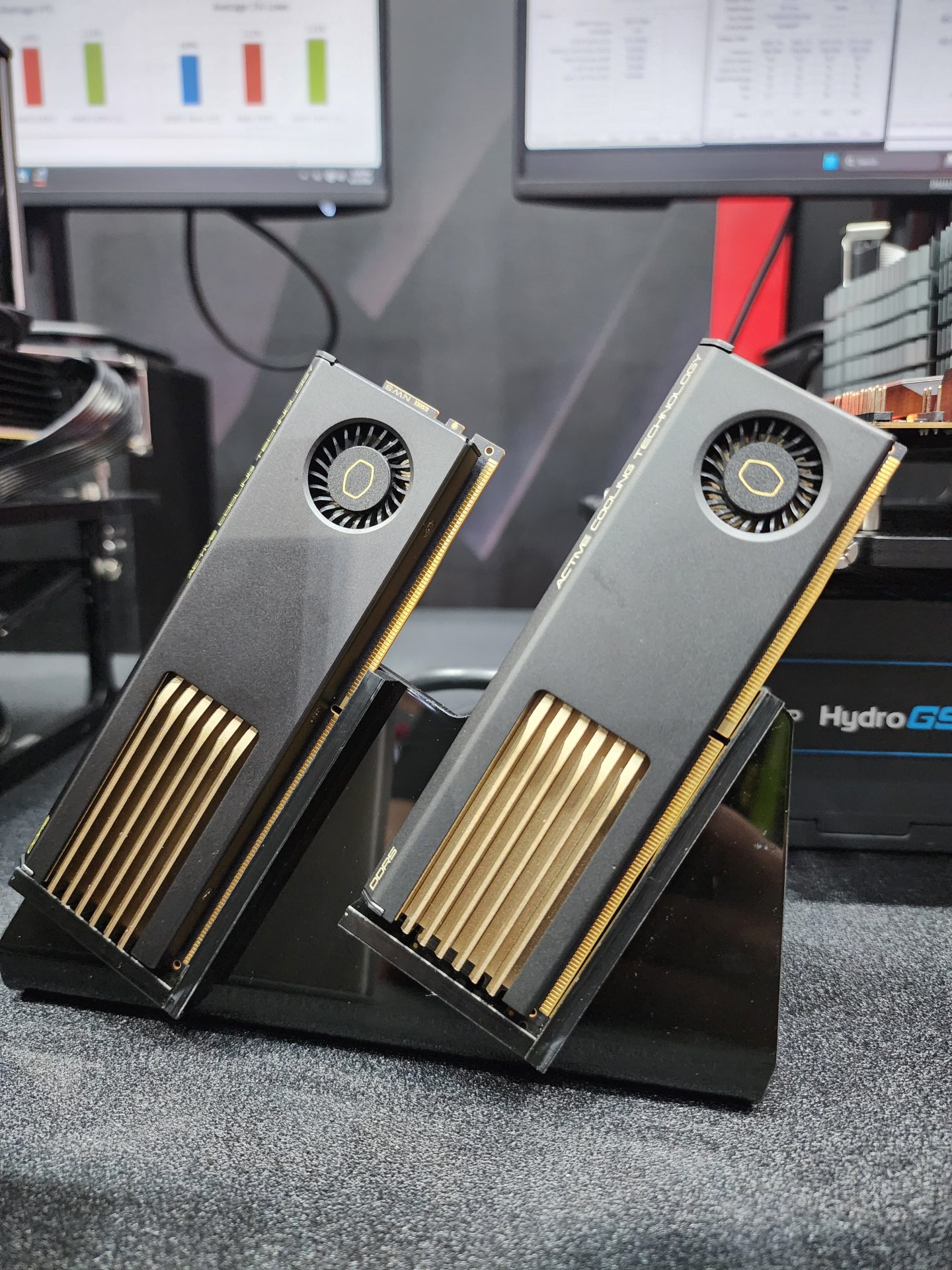 How 4-Rank DDR5 CUDIMMs Double Desktop Memory in Two Slots
