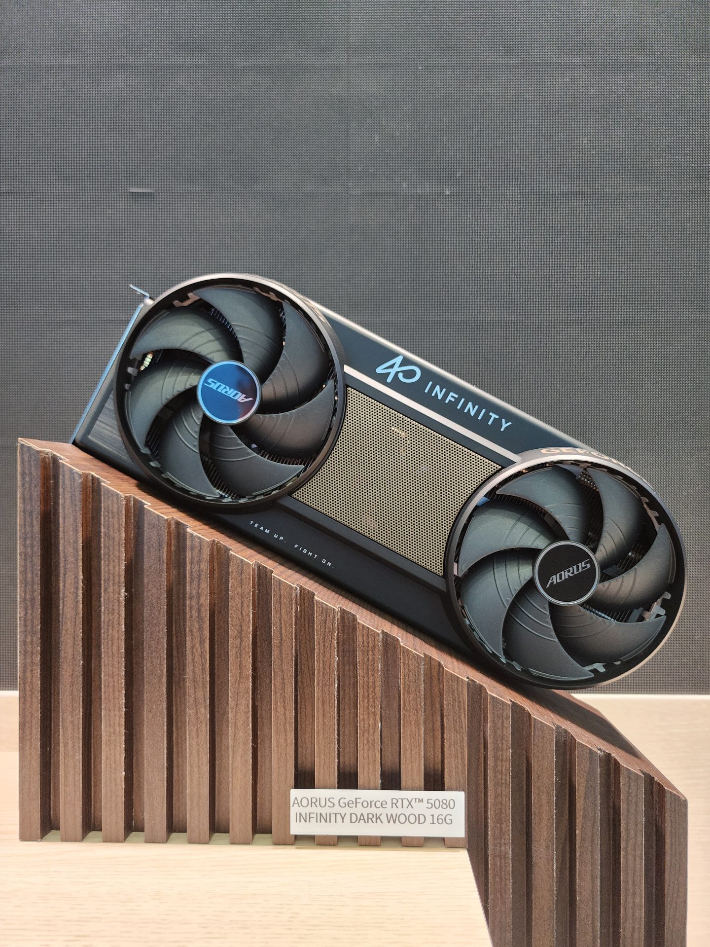 AORUS Infinity Design Brings Premium GPU Aesthetics to RTX 5080 and 5070 Series
