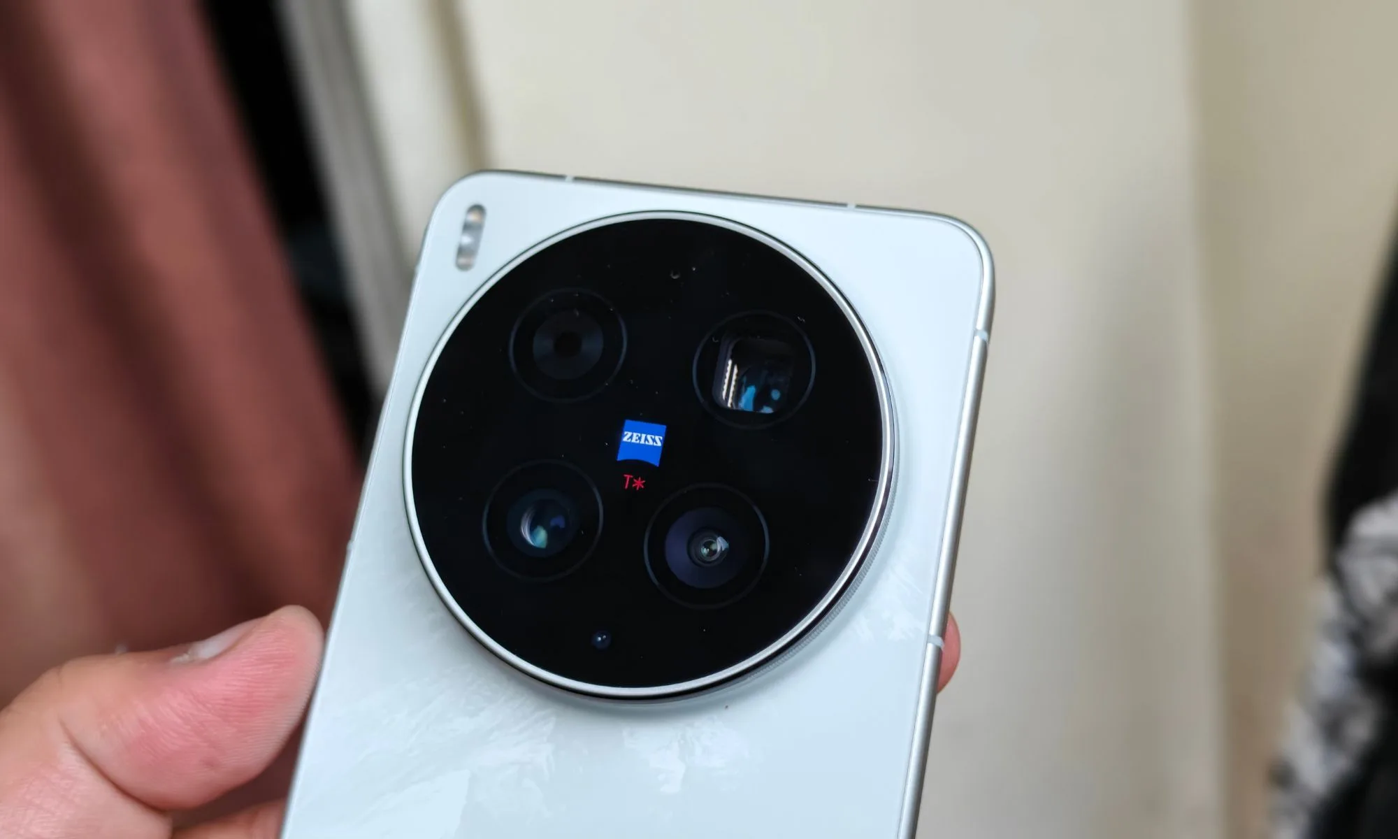 Vivo X300 Ultra’s Creator Kit vs Galaxy S26 Ultra’s All-in-One Camera