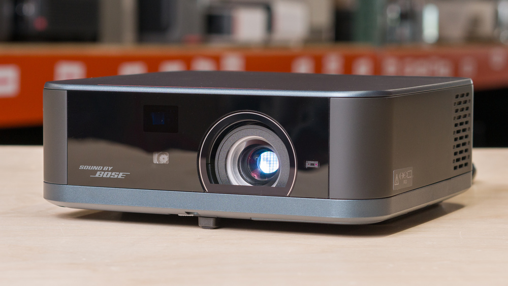 Epson Lifestudio Pop Plus Review: Compact 3LCD Projector for Streaming