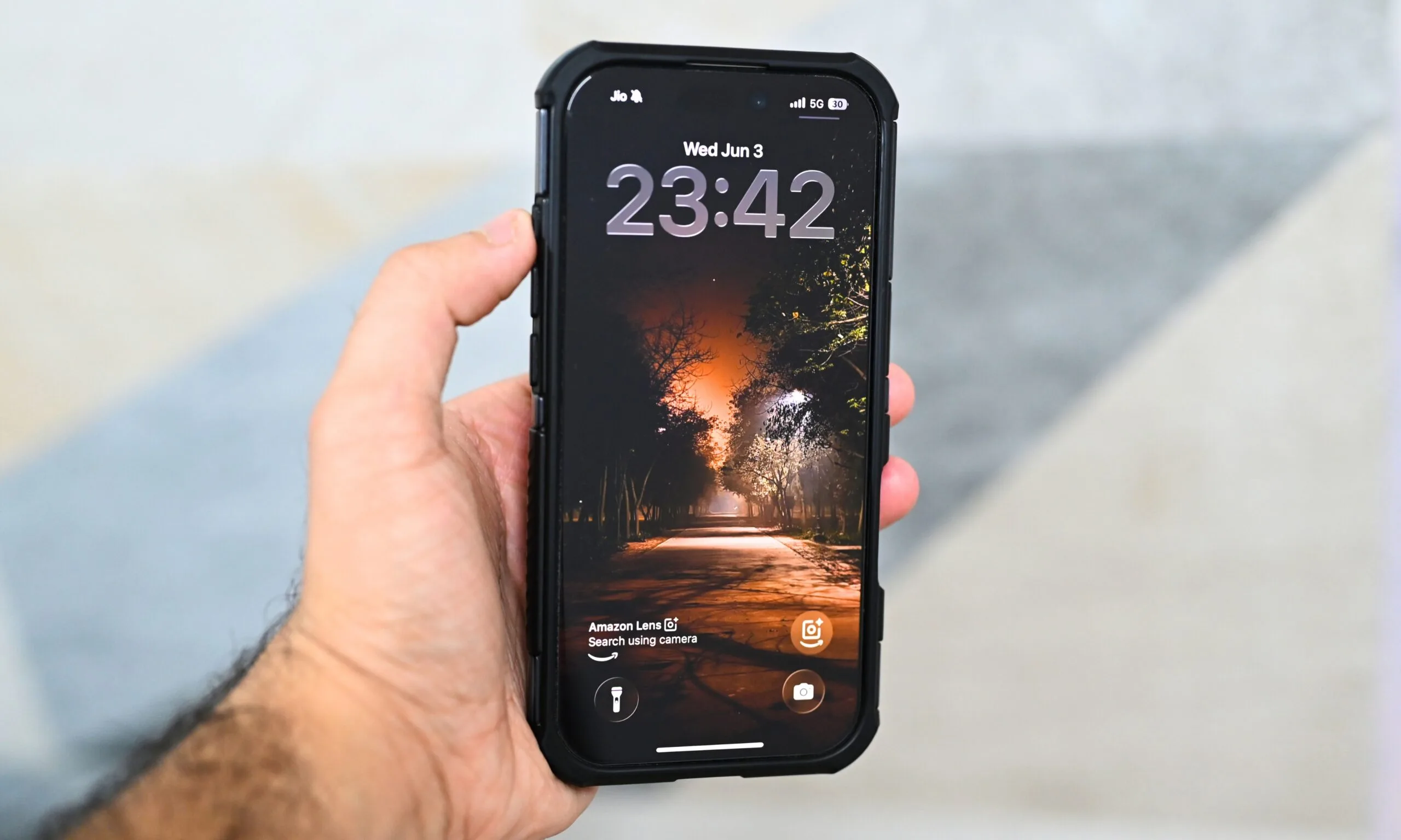 Amazon’s Lock Screen Camera Search Turns Your iPhone Into a Visual Shopping Tool