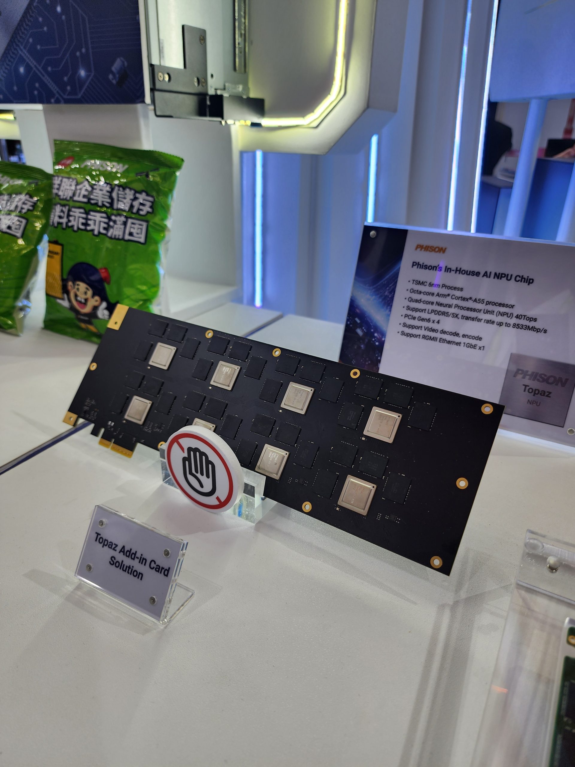 PCIe Gen6 SSD Controllers Hit 28 GB/s and Target AI at Scale