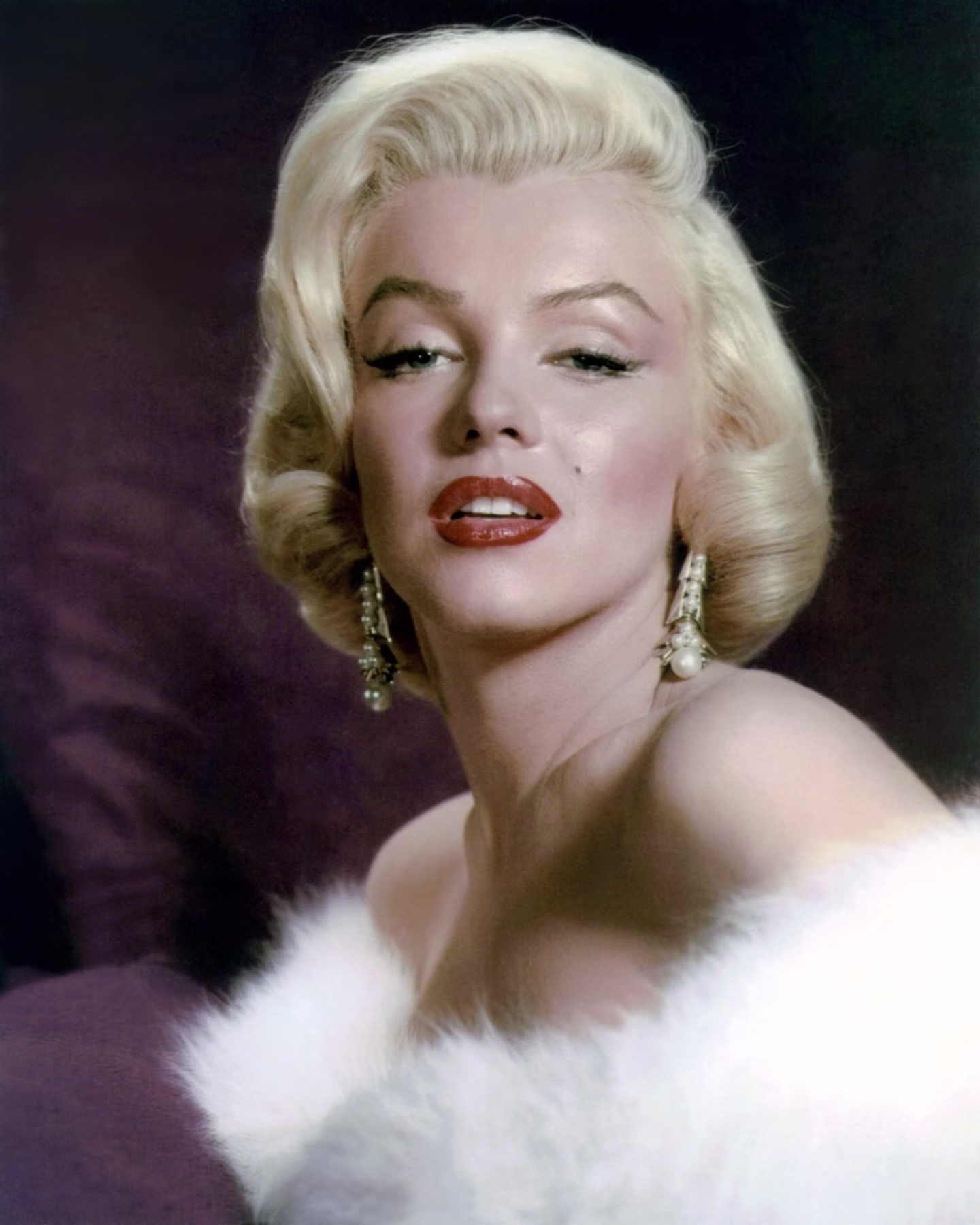 How to Recreate Marilyn Monroe's Iconic Red Lipstick Look in One Swipe
