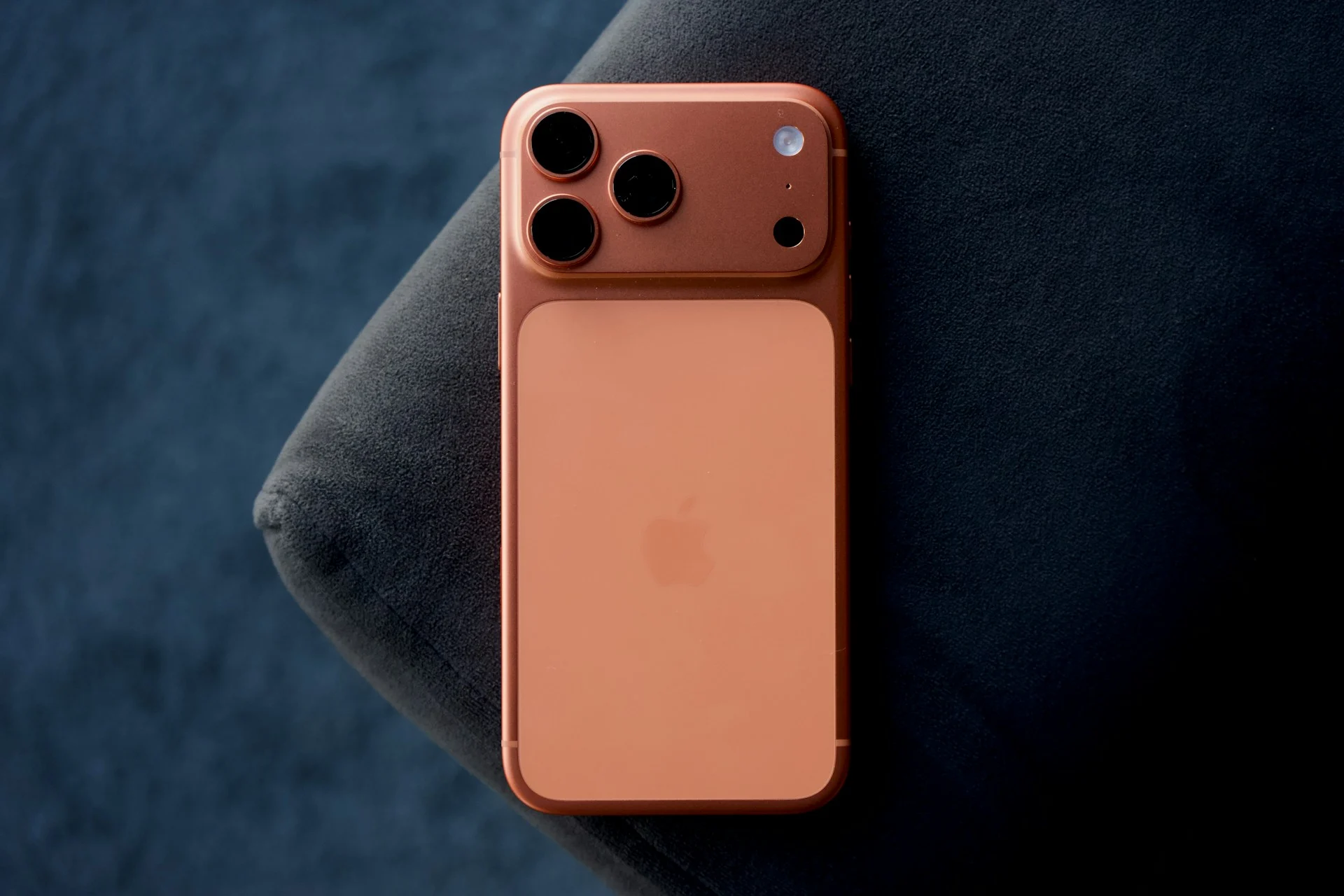 Caviar’s Watch-Vault iPhone 17 Pro Max Turns Phones Into Personal Safes