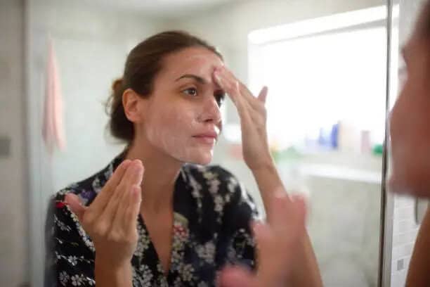 The Everyday Habits Quietly Accelerating Skin Aging