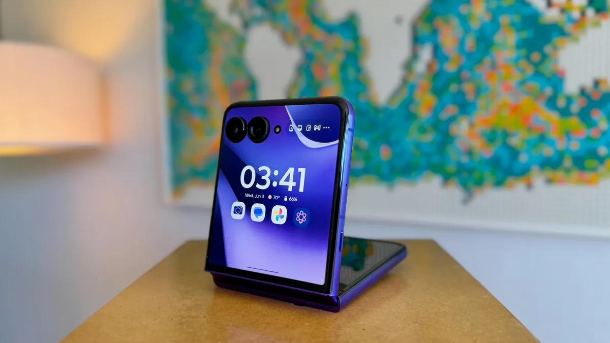 Motorola Razr Fold vs Razr Ultra: Which Foldable Design Wins