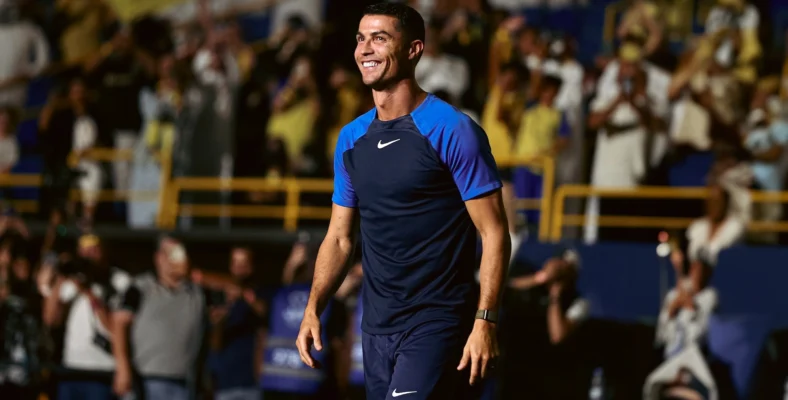 Why World Cup Stars Are Choosing Screenless Whoop Bands
