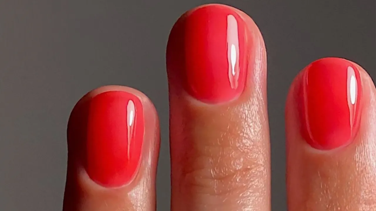 Honey Nails Are the Buzzworthy Manicure Trend Everyone’s Trying