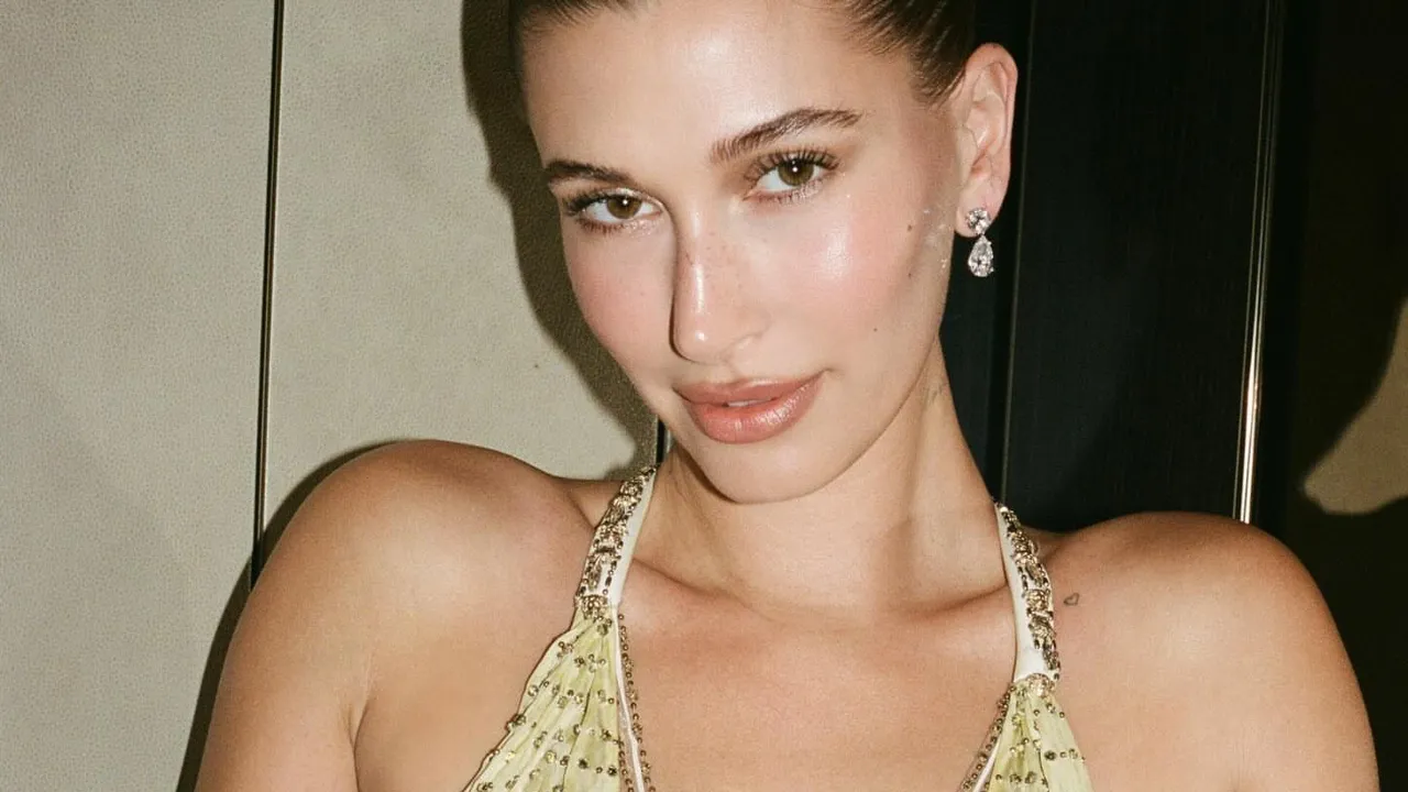 Low-Contrast Brows and Ballet Slipper Lips Redefine Soft Makeup