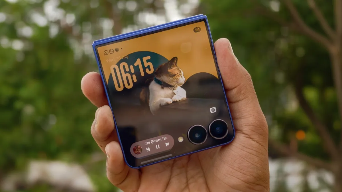 Galaxy Z Flip 8 Adopts Regional Split Between Snapdragon and Exynos Chips