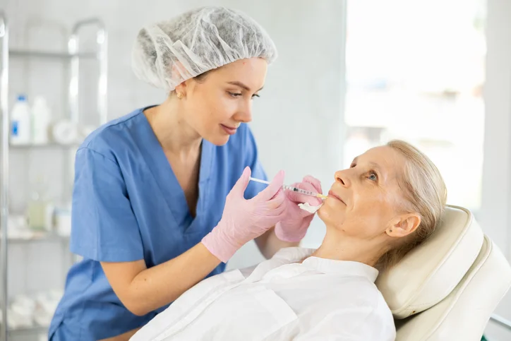 The 10-Minute Non-Surgical Fix Reshaping Sagging Jawlines