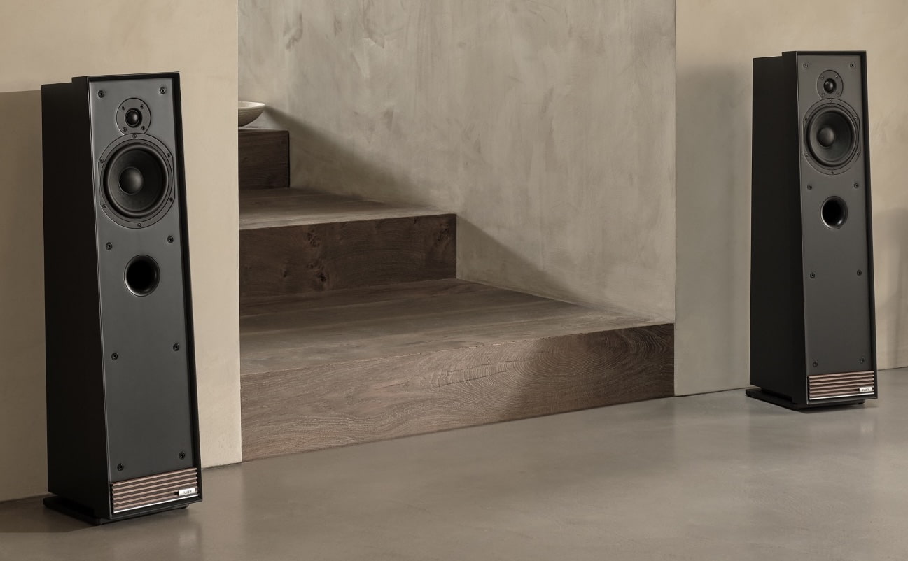 Ruark R710 CD Hi-Fi Console Revives the Seventies Music Centre