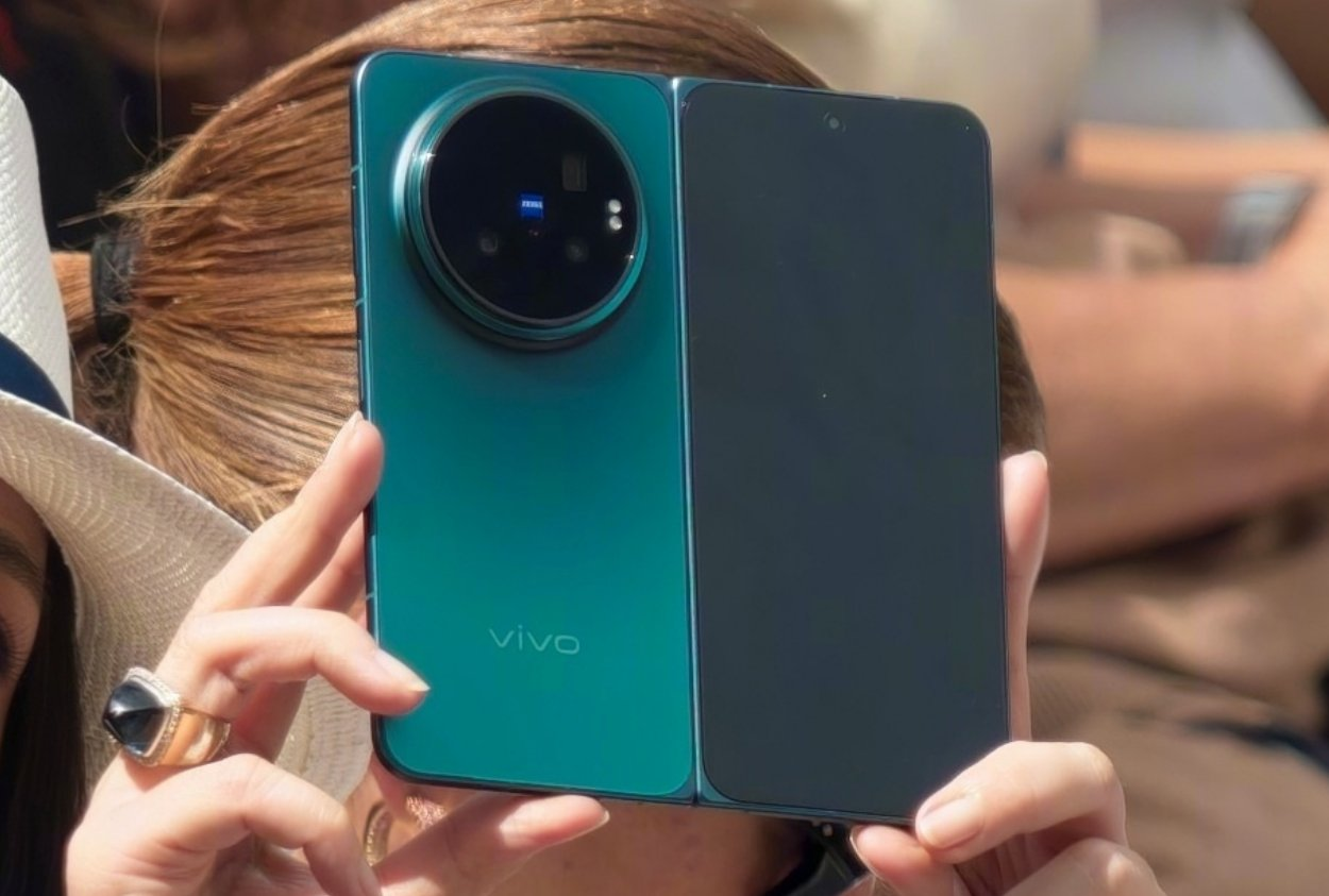 Vivo X Fold 6 Leaks Point to AI Foldable With Huge Battery