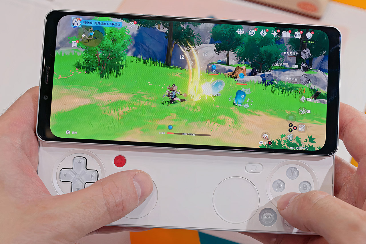 AYANEO Pocket Play Revives the Sliding Gaming Phone