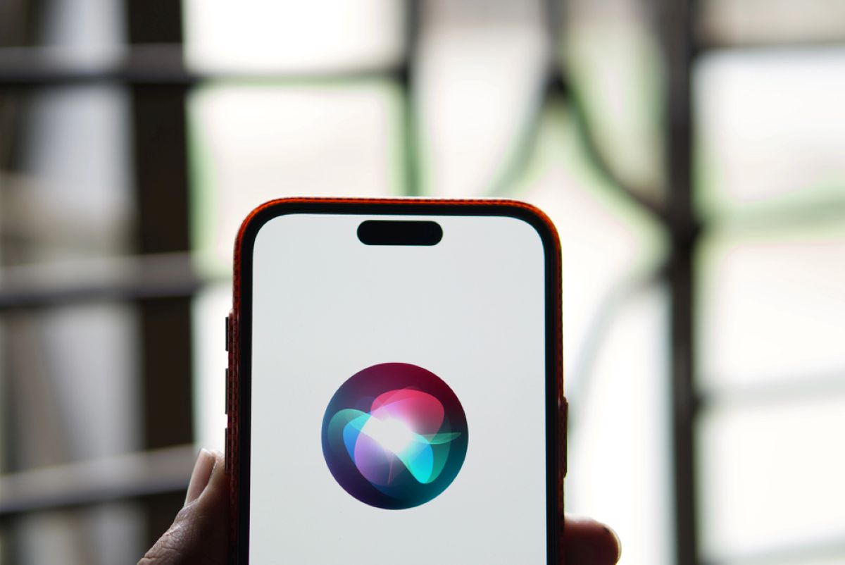 Why Apple’s New Siri Keeps Your Conversations On Your Phone