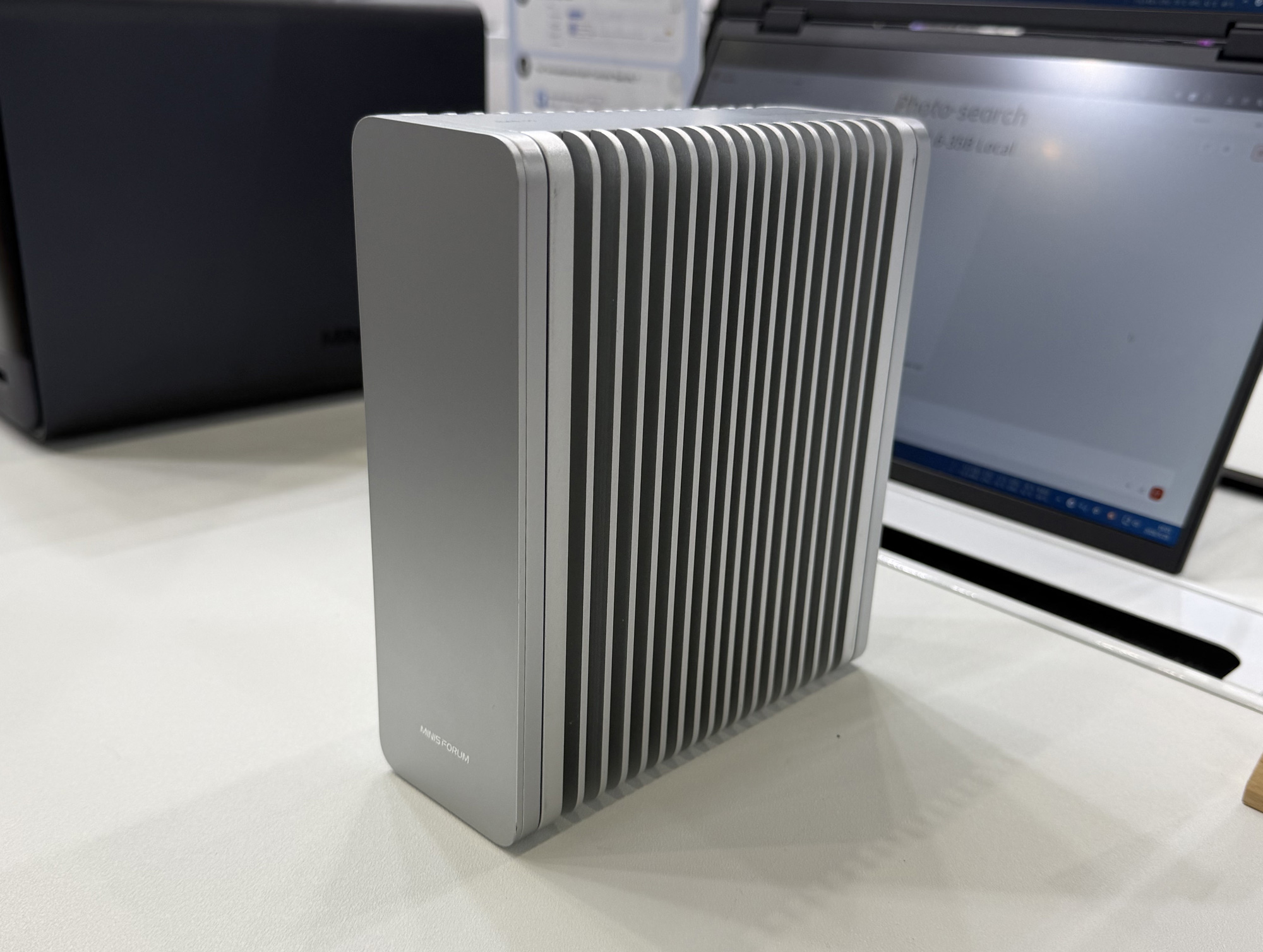 Minisforum S5 Fanless Wildcat Lake NAS Targets Silent All‑Flash Workflows