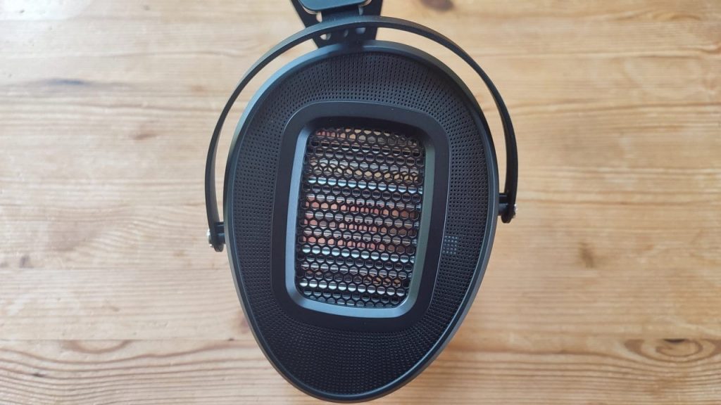 Three-Driver Flagships vs Planar Wireless: Who Leads High-End Audio?