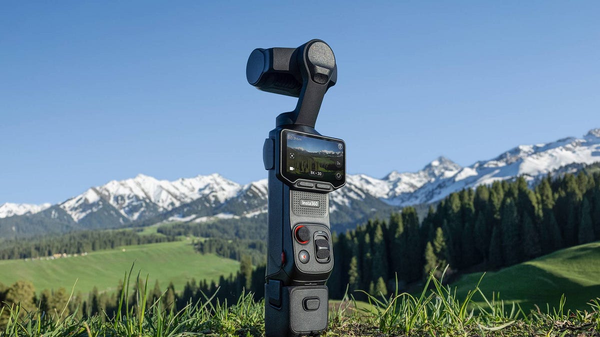 Insta360 Luna Ultra vs DJI Osmo Pocket 4P: 8K Gimbal Cameras for Vloggers