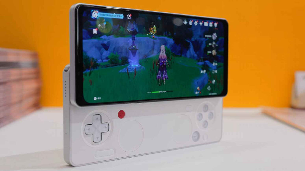 AYANEO Pocket Play Hands-On: A Modern Xperia Play Successor