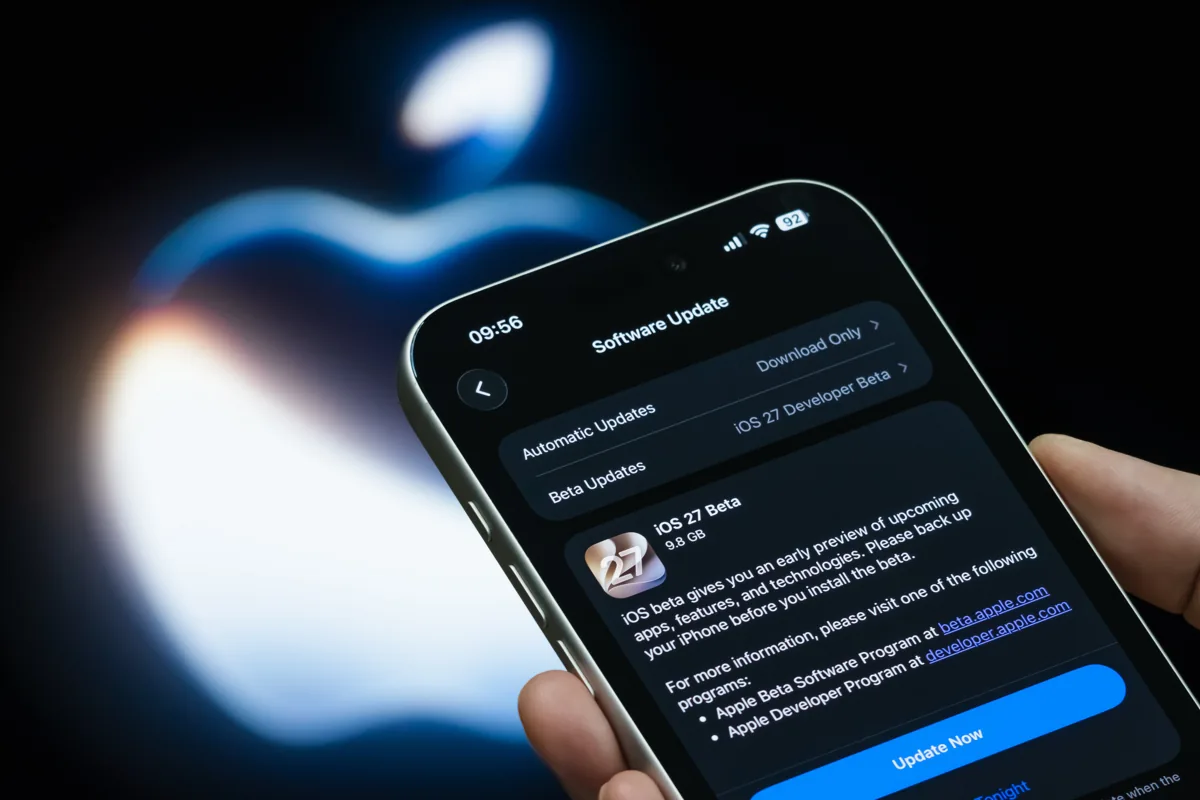 Why Millions of AI-Ready iPhones Still Miss Apple’s Best Features