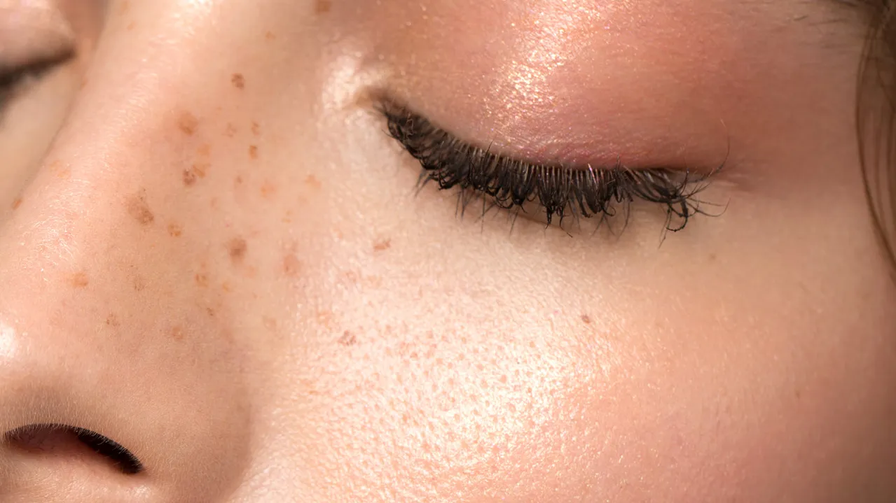 Bakuchiol: The Gentle Retinol Alternative Sensitive Skin Loves