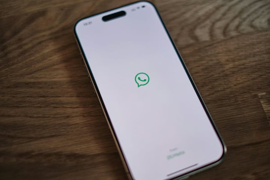 What WhatsApp’s AI Interoperability Mandate Means for You